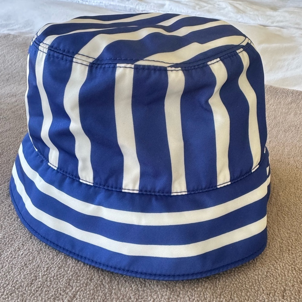 Prada recycled nylon bucket hat - Picture 3 of 5